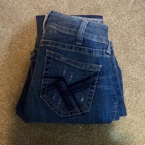 wore one time slight hole in the knee but is cute